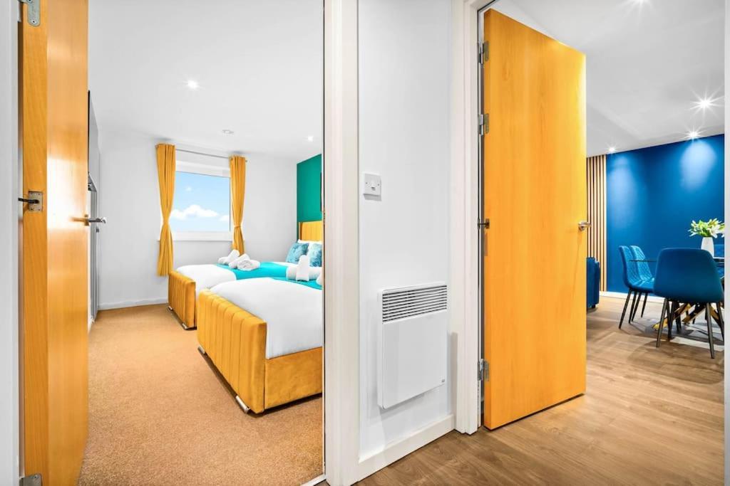 Top Floor City Centre Apartment - Sleeps 7 - 4 Beds - With Balcony And Parking - Smart Tv'S On Each Bedroom Wall - 5 Mins From Bullring, Selfridges, Moor Street Station - By Zena Stays Birmingam Exterior foto